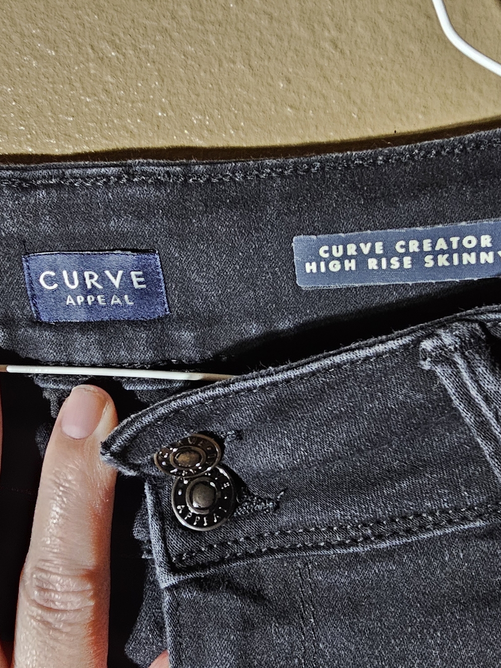 Curve Appeal Curve Creator High Rise Skinny Jeans Women's Size 12/31 Black Denim - Picture 3 of 4